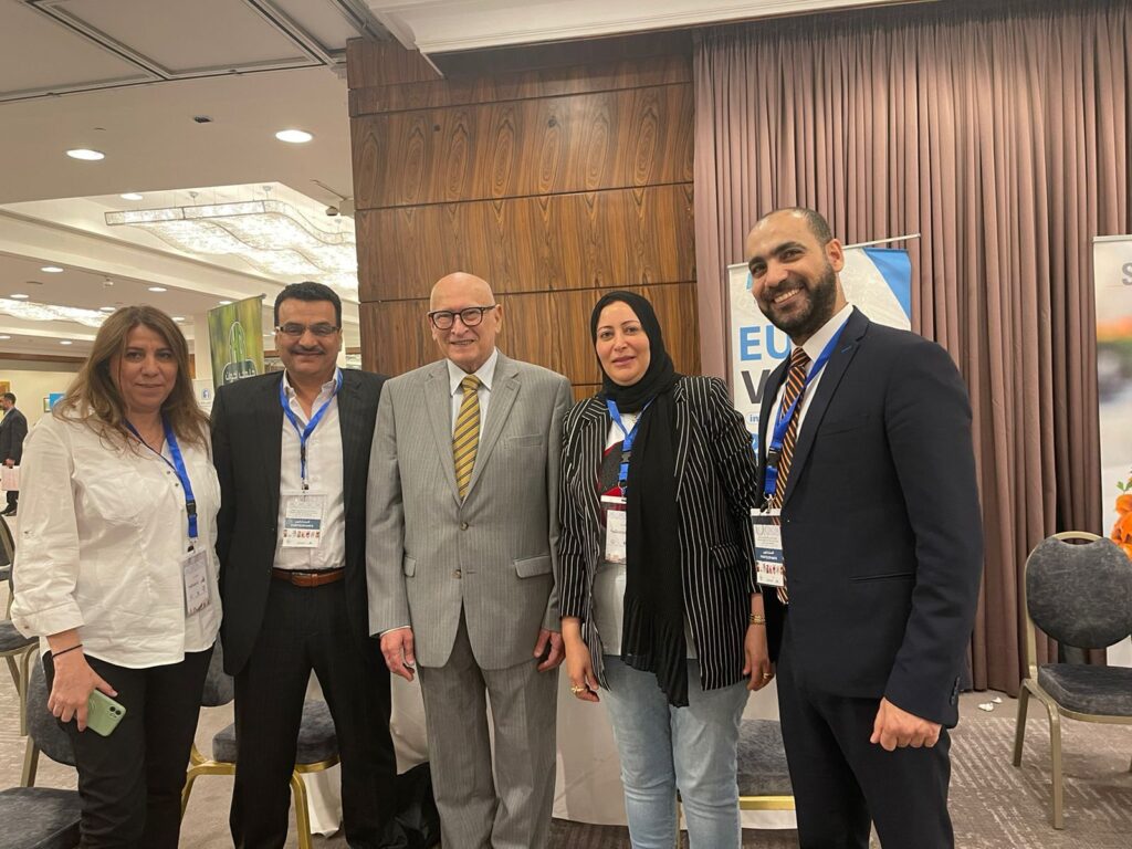 صورة مدير شركة يوروفان مع الوزير الاردني في الاردن نفتخر بكوننا افضل شركه شحن بري للخليج والدول المجاوره (1)